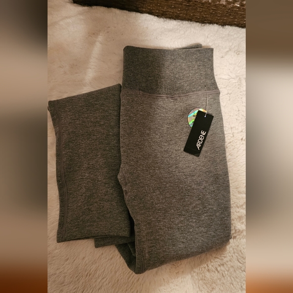 Ardenes soft and comfy leggings. - Picture 5 of 5